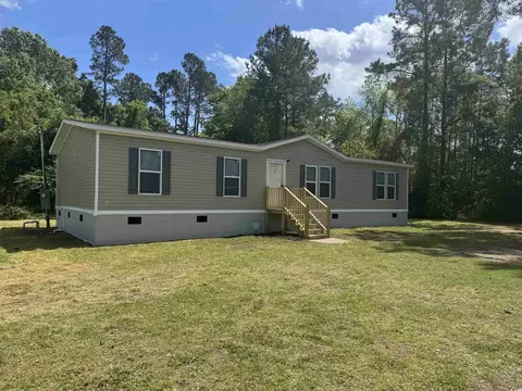 42 Hollywood Ave, Andrews, SC 29510