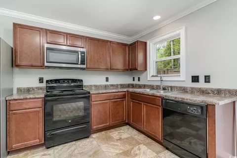 Kitchen - 113 Winding Path Dr, Loris, SC 29569 photo 4 of 5