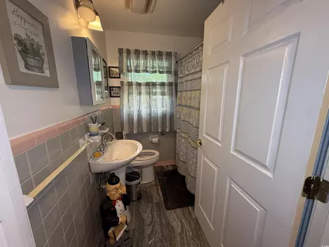 Bath - 2005 Loblolly St, Georgetown, SC 29440 photo 1 of 1