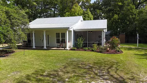 104 Waccamaw Dr, Summerville, SC 29485