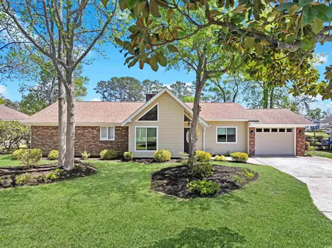 584 Circle Dr, Surfside Beach, SC 29575