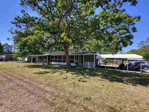 15 Offshore Dr, Murrells Inlet, SC 29576