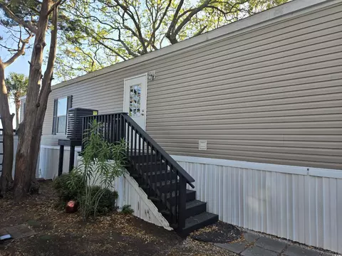 348 Ocean Breeze Dr, Murrells Inlet, SC 29576