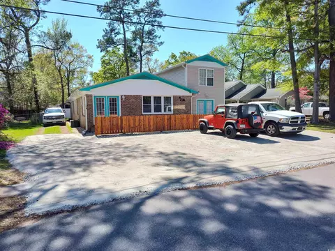 725 Juniper Dr, Surfside Beach, SC 29575