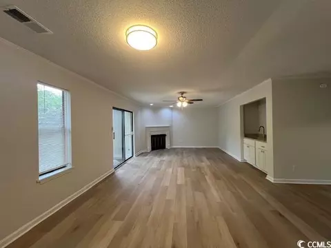 Living - 116 Hickory Dr, Conway, SC 29526 photo 6 of 9