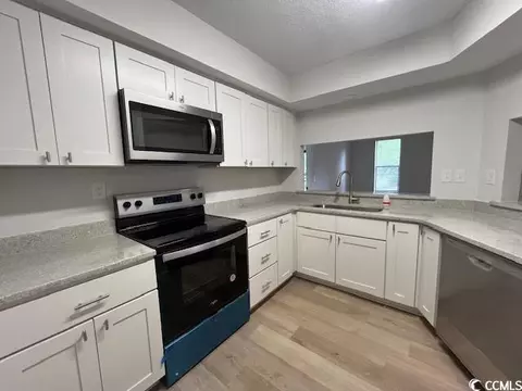 Kitchen - 116 Hickory Dr, Conway, SC 29526 photo 2 of 2