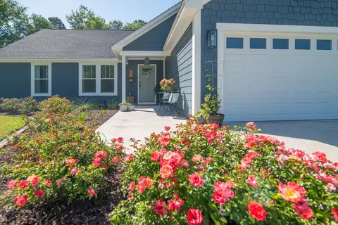 294 Field Loop Rd, Georgetown, SC 29440