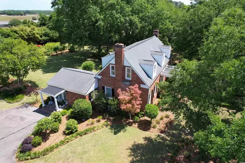 402 E Broad St, Hemingway, SC 29554 photo 2
