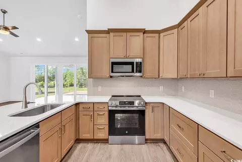 Kitchen - 718 Highway 348, Loris, SC 29569 photo 3 of 4