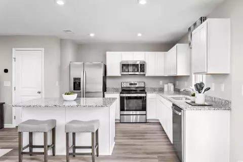 Kitchen - 357 Myrtle Meadows Dr #413B, Conway, SC 29526 photo 4 of 4