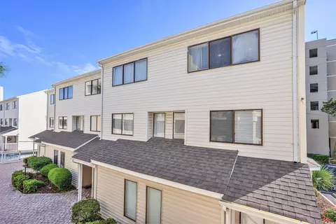 209 75th Ave N #T-8, Myrtle Beach, SC 29572