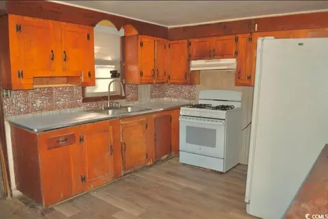 Kitchen - 414 E Wine St, Mullins, SC 29574 photo 1 of 1