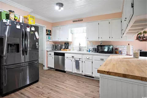 Kitchen - 238 Robin Dr, Georgetown, SC 29440 photo 2 of 4
