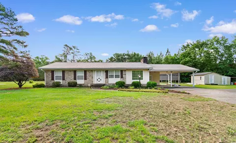 2096 Golden Leaf Rd, Galivants Ferry, SC 29544