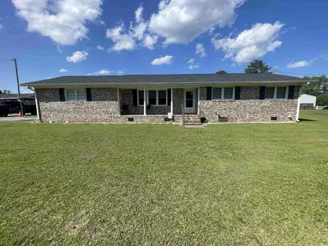 4637 Dogwood St, Loris, SC 29569