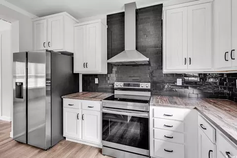 Kitchen - 565 Kent Rd, Georgetown, SC 29440 photo 6 of 7