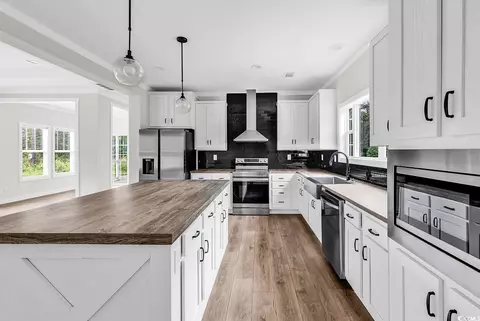 Kitchen - 565 Kent Rd, Georgetown, SC 29440 photo 4 of 7