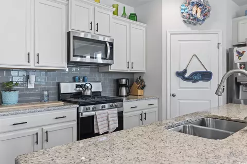 Kitchen - 3078 Gillham Loop, Myrtle Beach, SC 29588 photo 2 of 4