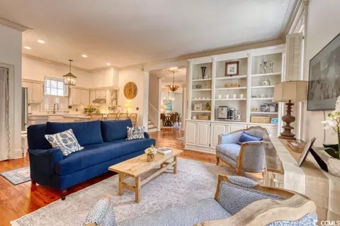 Living - 203 Broad St, Georgetown, SC 29440 photo 6 of 8