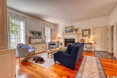 Living - 203 Broad St, Georgetown, SC 29440 photo 5 of 8