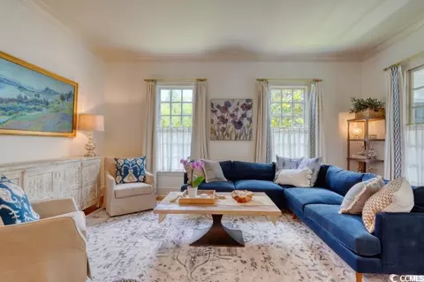 Living - 203 Broad St, Georgetown, SC 29440 photo 1 of 8