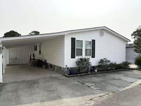 387 Twin Lake Dr, Surfside Beach, SC 29575