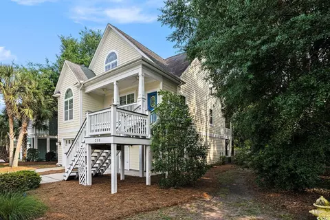 210 Natures View Cir, Pawleys Island, SC 29585