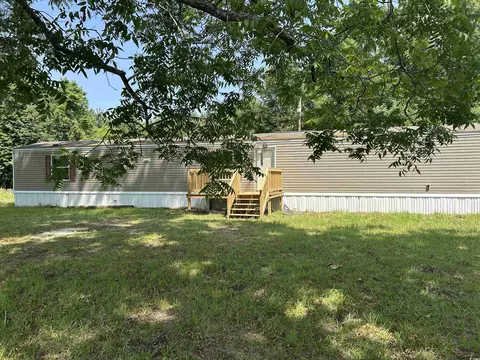 7462 Friendfield Rd, Effingham, SC 29541