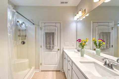 Bath - 631 Rycola Cir, Surfside Beach, SC 29575 photo 1 of 4
