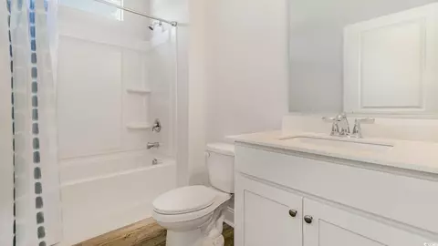 Bath - 729 Doonbeg Ct, Conway, SC 29526 photo 3 of 4