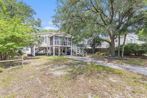 910 N Dogwood Dr, Surfside Beach, SC 29575