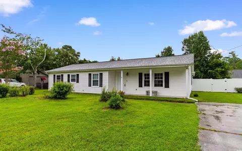 704 Bonnie Dr, Myrtle Beach, SC 29588