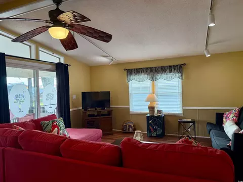 371 Meadowlark Dr, Surfside Beach, SC 29575 photo 8