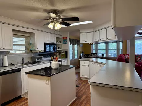 371 Meadowlark Dr, Surfside Beach, SC 29575 photo 4