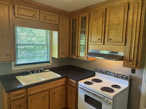 Kitchen - 911 Park Ave, Marion, SC 29571 photo 1 of 3