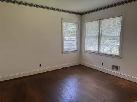 Bedroom - 911 Park Ave, Marion, SC 29571 photo 6 of 7