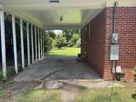 Exterior - 911 Park Ave, Marion, SC 29571 photo 2 of 8