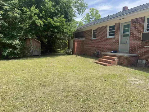 Exterior - 911 Park Ave, Marion, SC 29571 photo 6 of 8