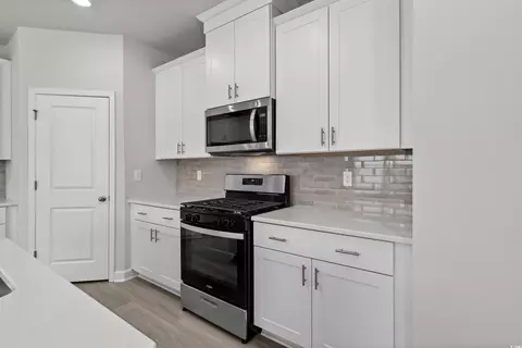 Kitchen - 8249 Vibrant Loop, Longs, SC 29568 photo 5 of 6