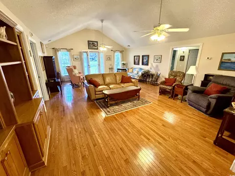 Living - 112 Robin Dr, Georgetown, SC 29440 photo 4 of 4