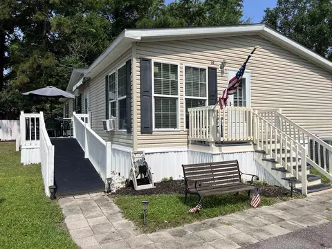 14 Shamrock Cir, Murrells Inlet, SC 29576