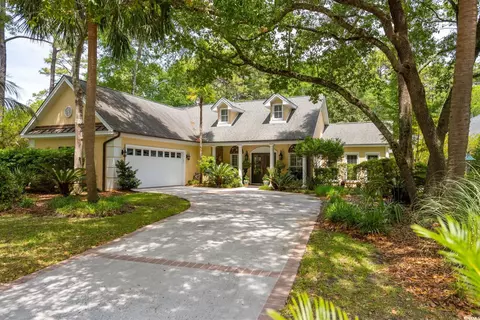 81 Prestwick Dr, Pawleys Island, SC 29585