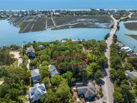 59 Hook Dr, Pawleys Island, SC 29585