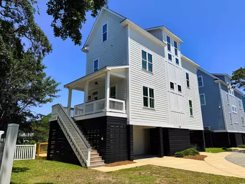 108 Tidal Creek Dr, Garden City, SC 29576