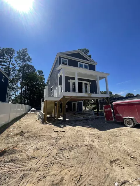 723 10th Ave S, Surfside Beach, SC 29575