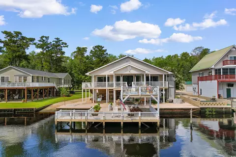 460 River Front St S, Conway, SC 29527