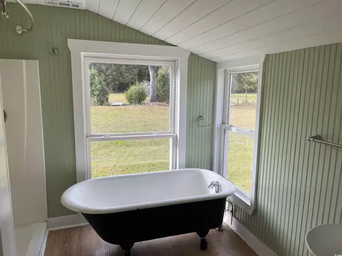 Bath - 673 Brick Chimney Rd, Georgetown, SC 29440 photo 3 of 6