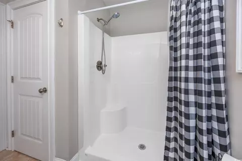 Bath - 308 Millbrook Cir, Galivants Ferry, SC 29544 photo 3 of 4