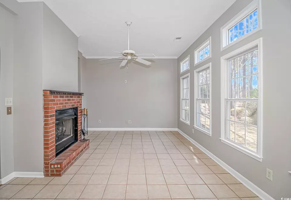 Living - 558 Quail Ct, Longs, SC 29568 photo 4 of 5