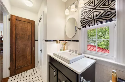 Bath - 802 Elm St, Conway, SC 29526 photo 3 of 5
